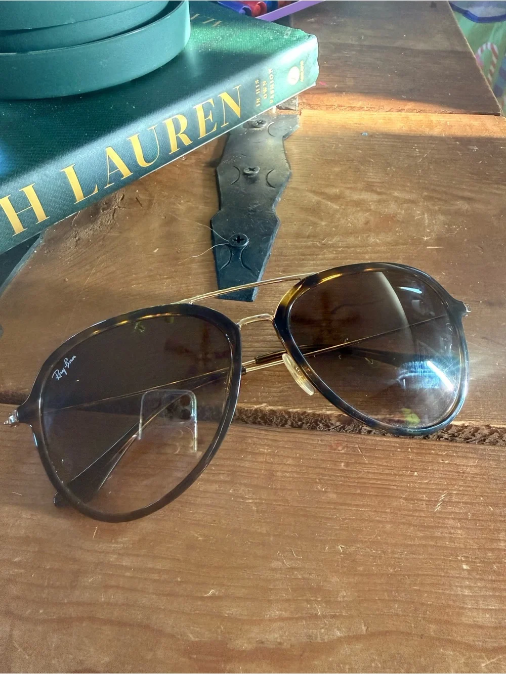 Ray-Ban Men's Gold Frame Sunglasses with Brown Gradient Lenses